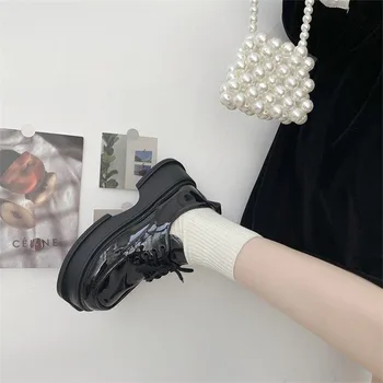 Женские короткие сапоги Mary Janes из искусственной кожи на шнуровке на плоском квадратном каблуке и платформе, женские ботинки в корейском стиле, новинка 2022 года, повседневная обувь