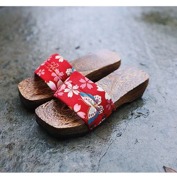Женские летние деревянные тапочки в японском стиле, сандалии для отдыха на среднем каблуке, нескользящие пляжные тапочки, слайды для повседневной носки, обувь для косплея