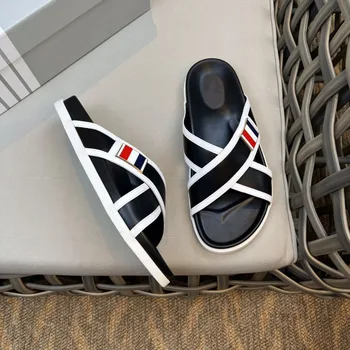 Мужские тапочки TB THOM, высококачественная обувь X-образной формы в трехцветную полоску, новое поступление лета 2023, нескользящие Корейские модные пляжные сандалии