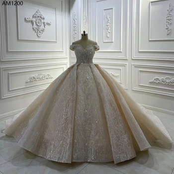 Свадебное платье с кружевами и жемчугом цвета шампанского AM1200