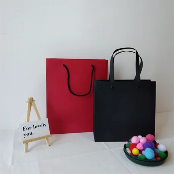 Оптовая продажа 500 шт. / лот Изготовленные на заказ Хозяйственные сумки из крафт-бумаги с индивидуальным логотипом, фольгированный Свадебный подарок, пакет для конфет, много цветов На выбор